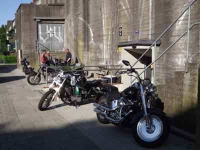 Harleys_vor dem Bunker0.2